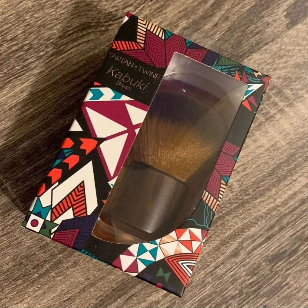 🥰🥰 Tartan + Twine Kabuki Brush 🥰🥰
